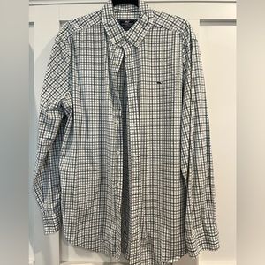 Vineyard Vines- classic fit whale shirt button down (large)